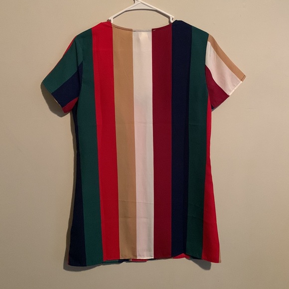 Multicolored striped top button down size medium 100% polyester - Picture 2 of 6